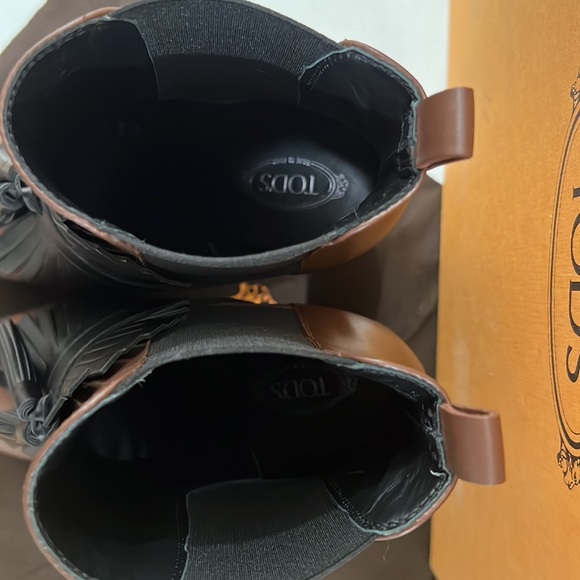 Tod's Gomma T115 64A Tron Ghetta Bootie - Picture 11 of 16